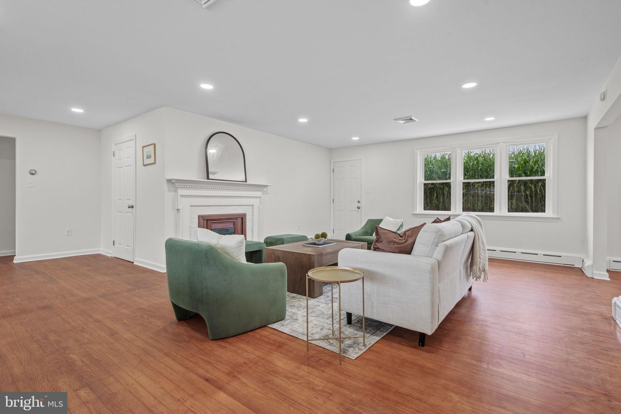 725 Marticville Road Pequea, PA 17565 - Photo 5 of 32