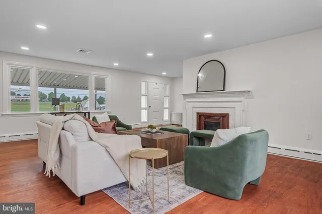 $399,900 | 725 Marticville Road, Pequea, PA 17565