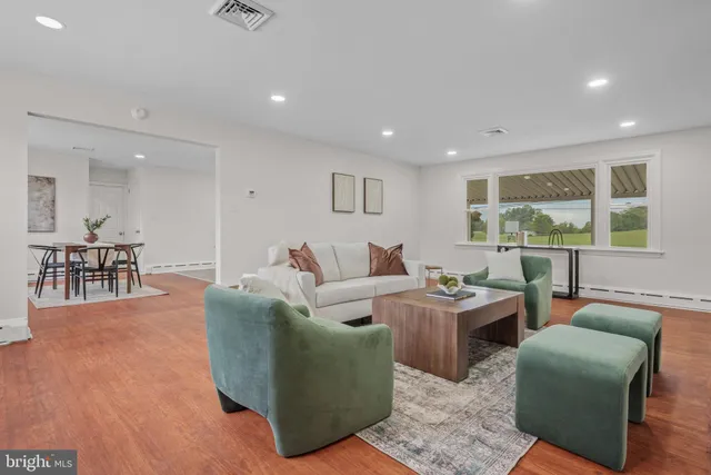 $399,900 | 725 Marticville Road, Pequea, PA 17565