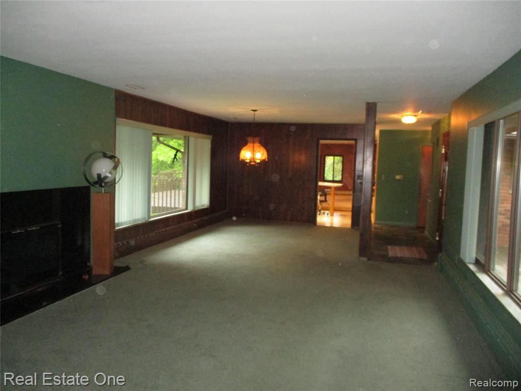 28642 Rollcrest Road Farmington Hills, MI 48334 - Photo 16 of 53