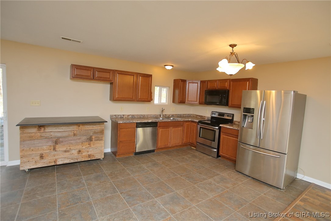 577 East Radio Tower Road Scottsburg, IN 47170 - Photo 10 of 42 Kitchen