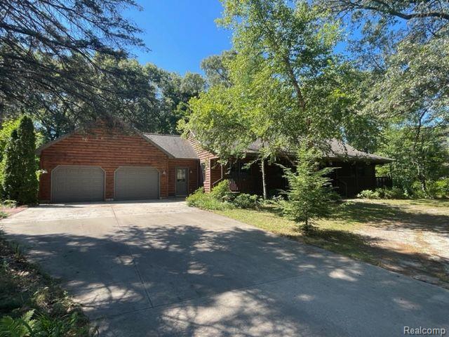 2341 Becker Road Muskegon, MI 49445 - Photo 2 of 41