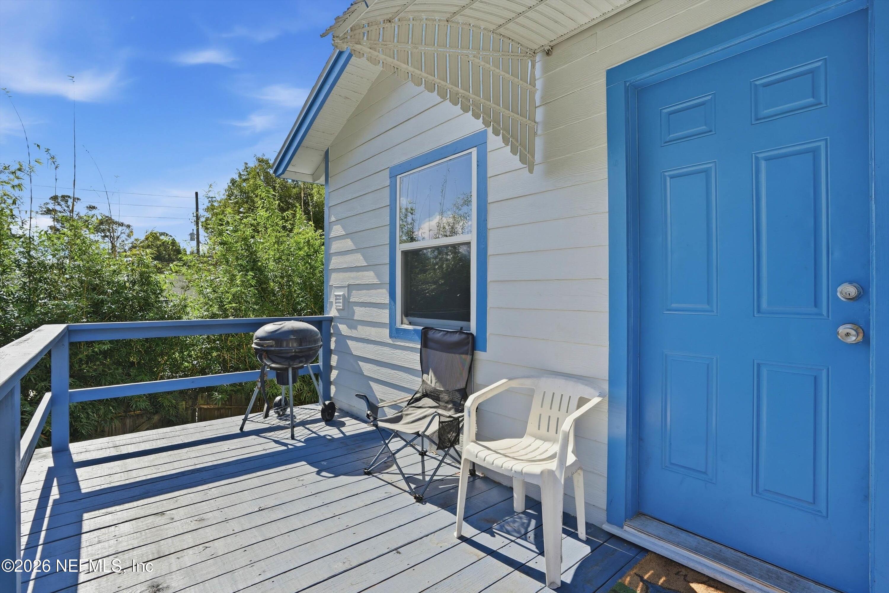 1736 Lakewood Road Jacksonville, FL 32207 - Photo 21 of 31 a view of two chairs in the balcony