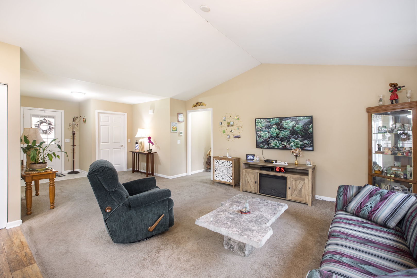 900 Jefferson Avenue McHenry, IL 60050 - Photo 4 of 17 Gallery Image 4
