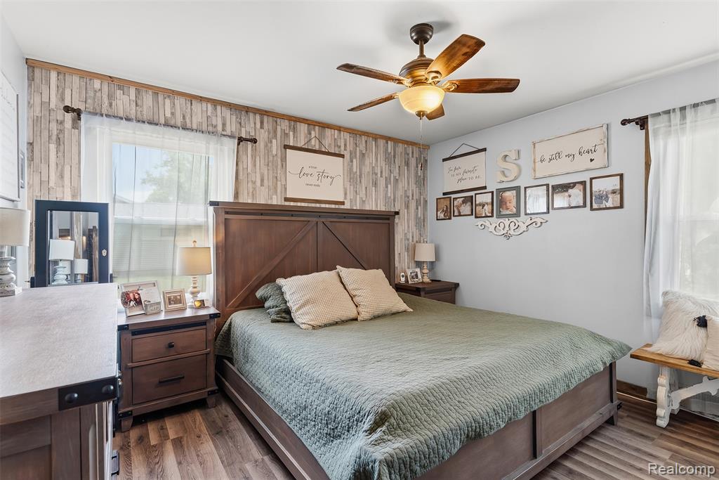 8403 Miller Road Swartz Creek, MI 48473 - Photo 12 of 37