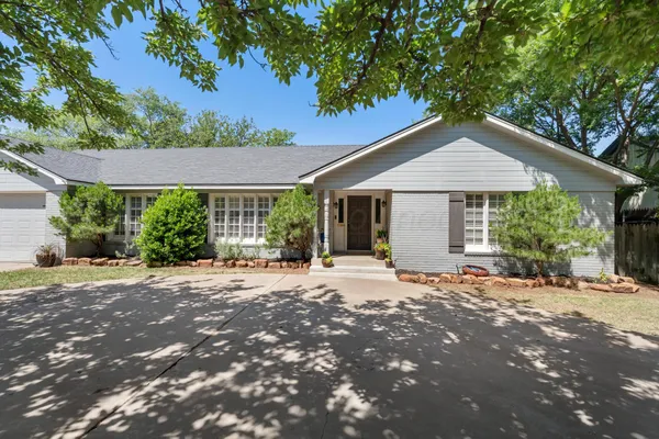 $415,000 | 3216 Hawthorne Drive, Amarillo, TX 79109
