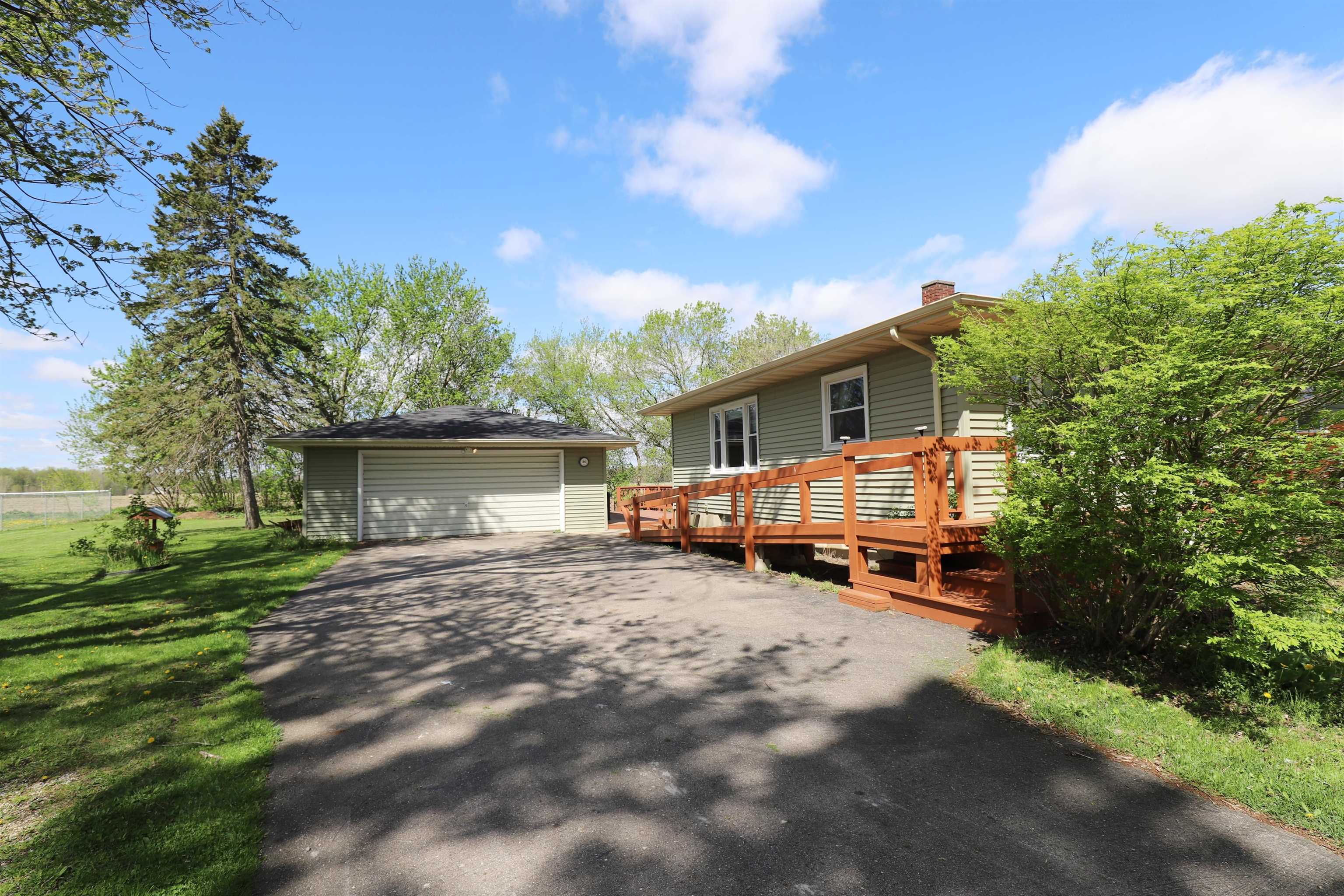 9093 North Genesee Road Mount Morris, MI 48458 - Photo 16 of 20 50140620-ea1bcb51-ebf0-47e0-8352-7b5735fdca24.JPG