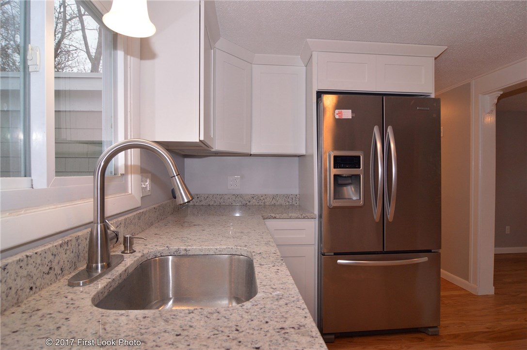 1223 Bulgarmarsh Road Tiverton, RI 02878 - Photo 8 of 40