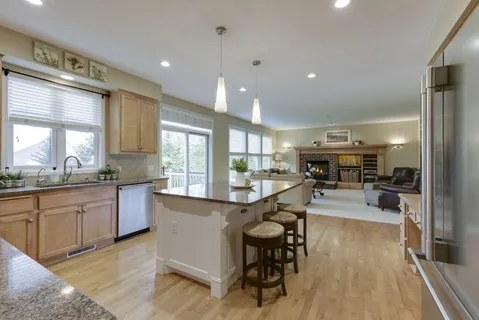 $795,000 | 7428 Bent Bow Trail, Chanhassen, MN 55317