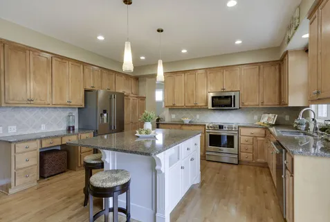 $795,000 | 7428 Bent Bow Trail, Chanhassen, MN 55317