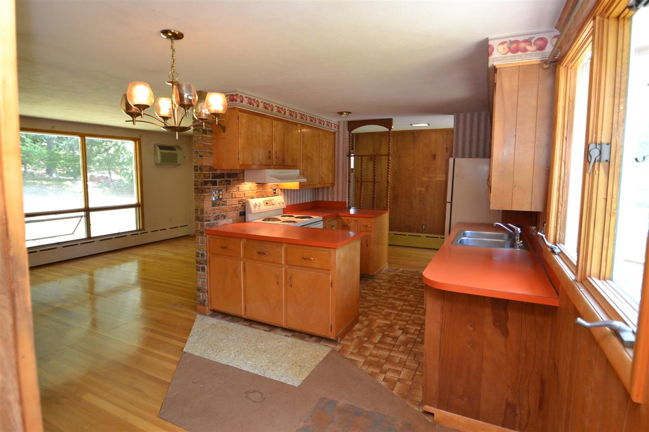 39 Oak Street Rochester, NH 03839 - Photo 11 of 27