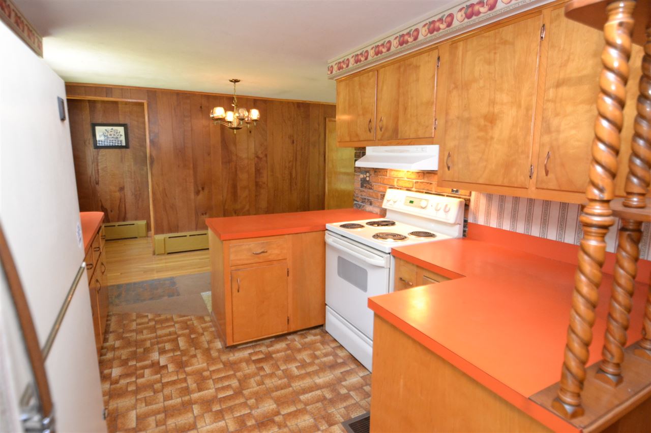 39 Oak Street Rochester, NH 03839 - Photo 13 of 27