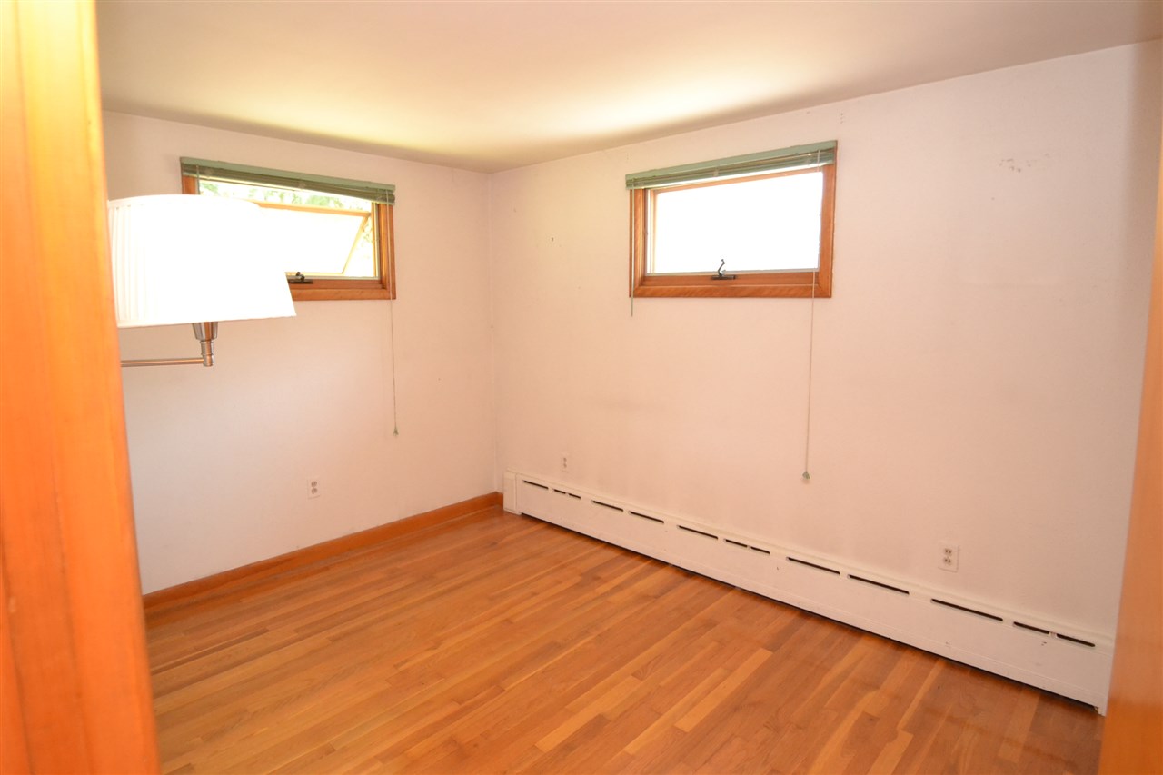 39 Oak Street Rochester, NH 03839 - Photo 16 of 27
