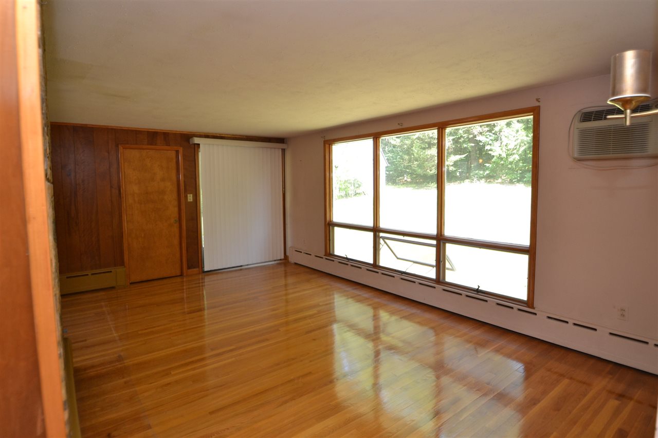 39 Oak Street Rochester, NH 03839 - Photo 17 of 27