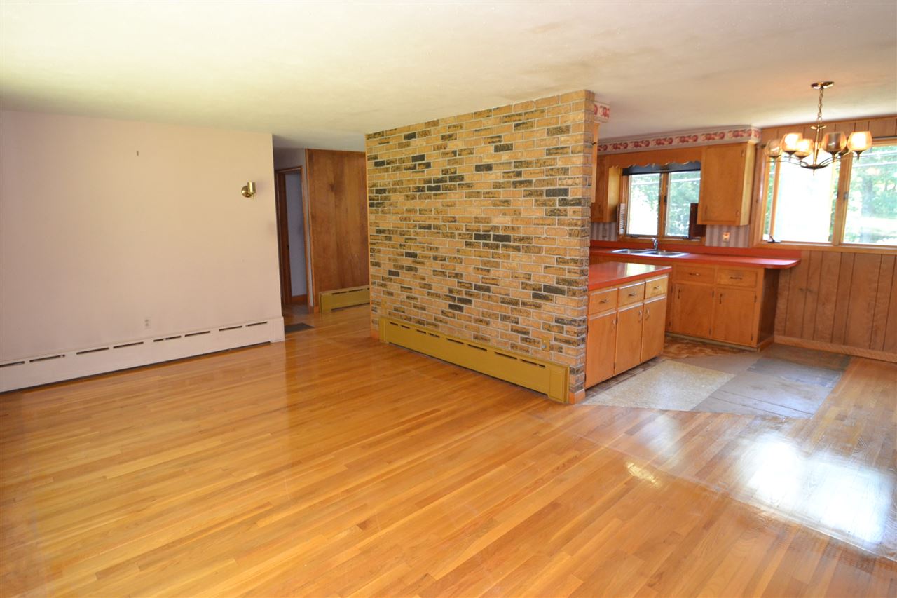39 Oak Street Rochester, NH 03839 - Photo 18 of 27