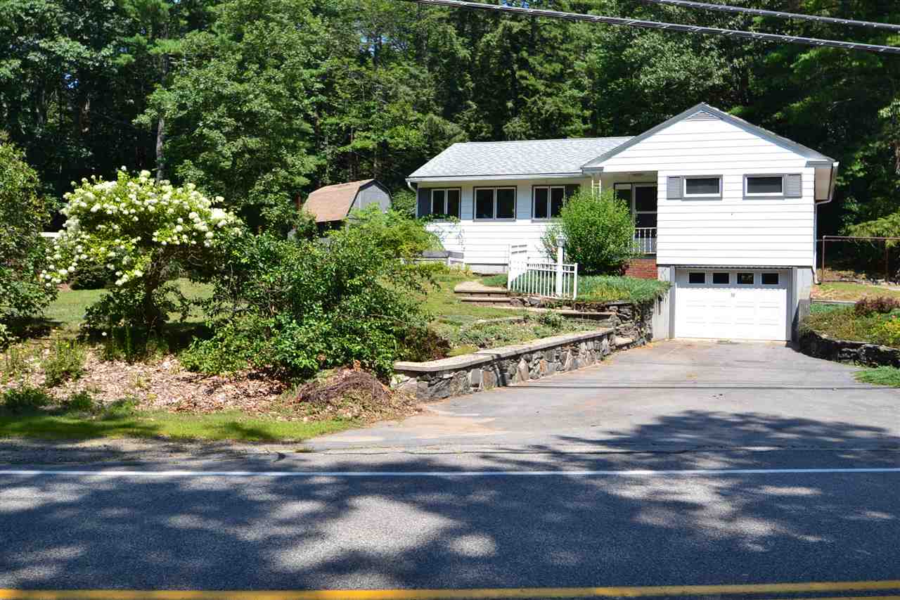 39 Oak Street Rochester, NH 03839 - Photo 3 of 27