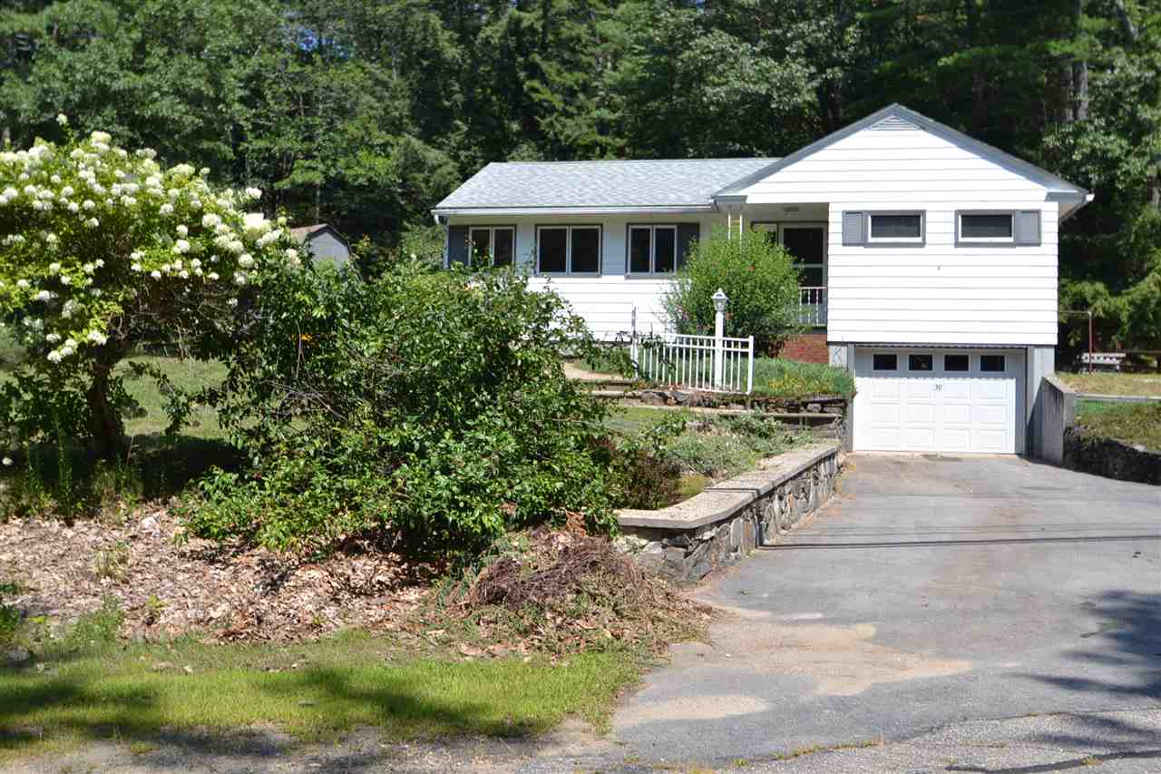39 Oak Street Rochester, NH 03839 - Photo 4 of 27