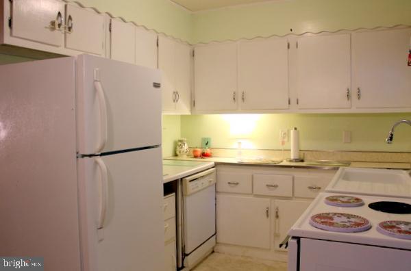 317 Rancocas Boulevard Mount Laurel, NJ 08054 - Photo 3 of 19 kitchen