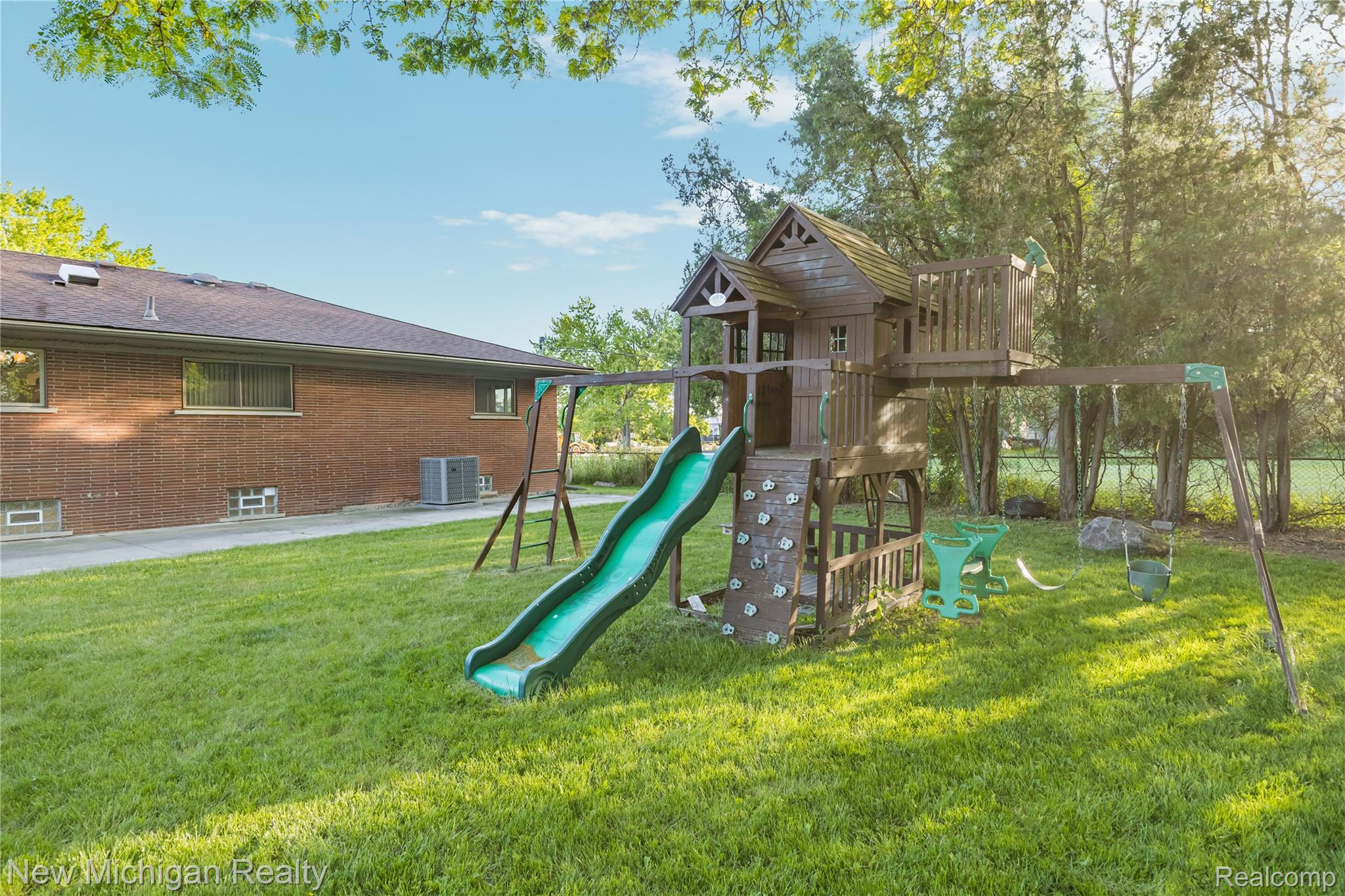 8359 Chicago Road South Warren, MI 48093 - Photo 62 of 74