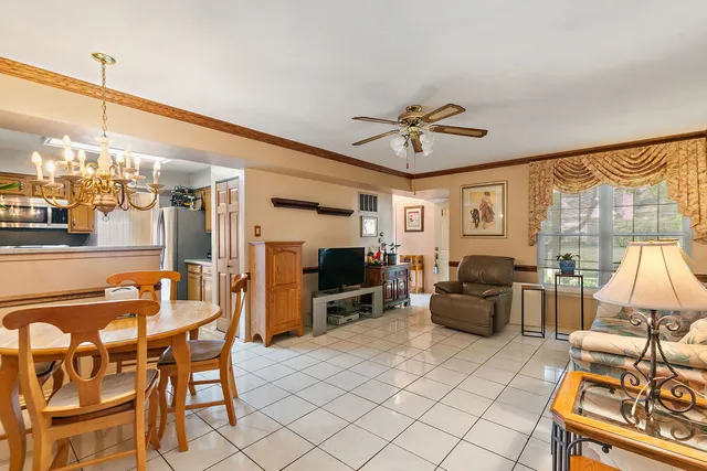 $350,000 | 133 White Branch Court South, Unit 133, Schaumburg, IL 60107