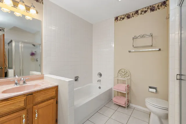 $350,000 | 133 White Branch Court South, Unit 133, Schaumburg, IL 60107