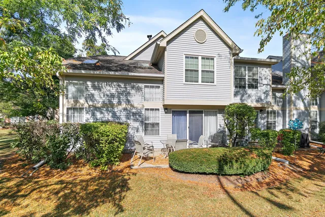 $350,000 | 133 White Branch Court South, Unit 133, Schaumburg, IL 60107