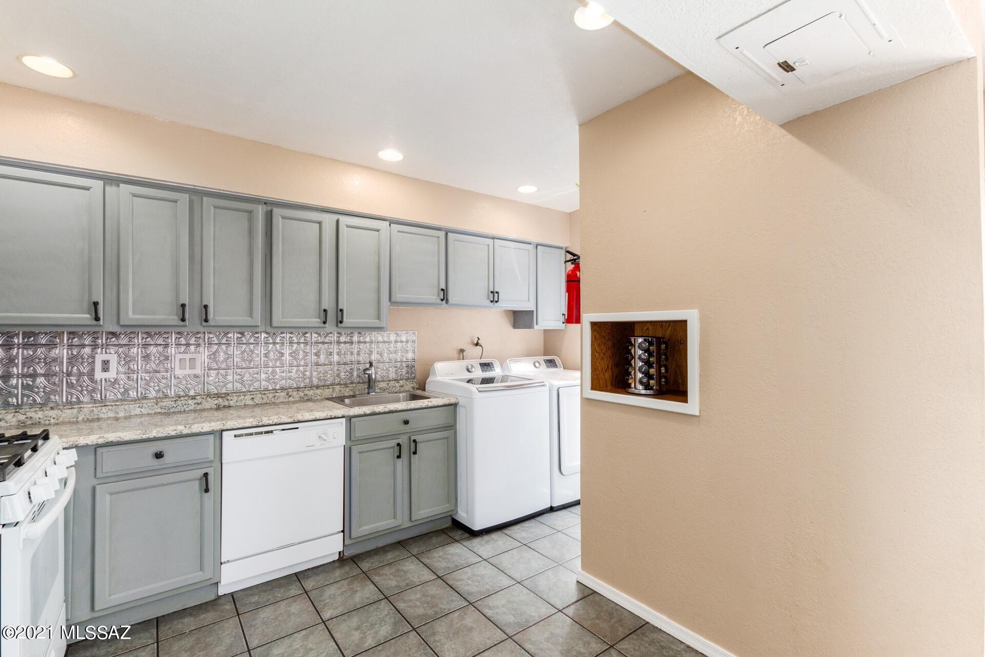2745 West Anklam Road, Unit A Tucson, AZ 85745 - Photo 7 of 39