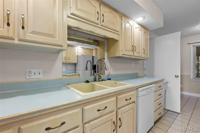 $340,000 | 2020 Cambridge Drive, Cape Girardeau, MO 63701