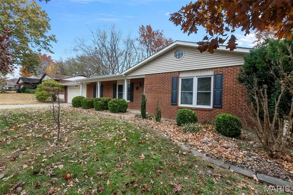 $319,000 | 2020 Cambridge Drive, Cape Girardeau, MO 63701