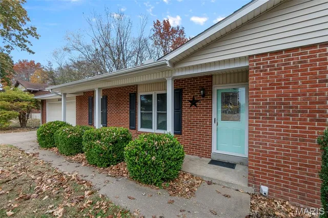 $340,000 | 2020 Cambridge Drive, Cape Girardeau, MO 63701