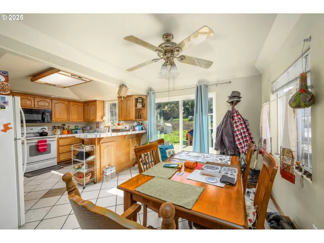 $675,000 | 166 Whitson Lane, Myrtle Creek, OR 97457