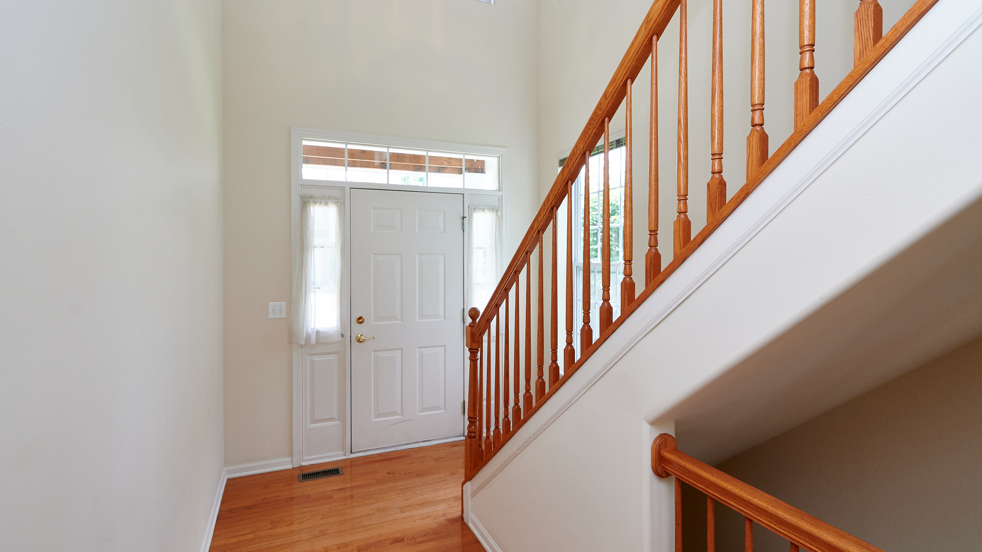 452 Nelson Drive Geneva, IL 60134 - Photo 3 of 35