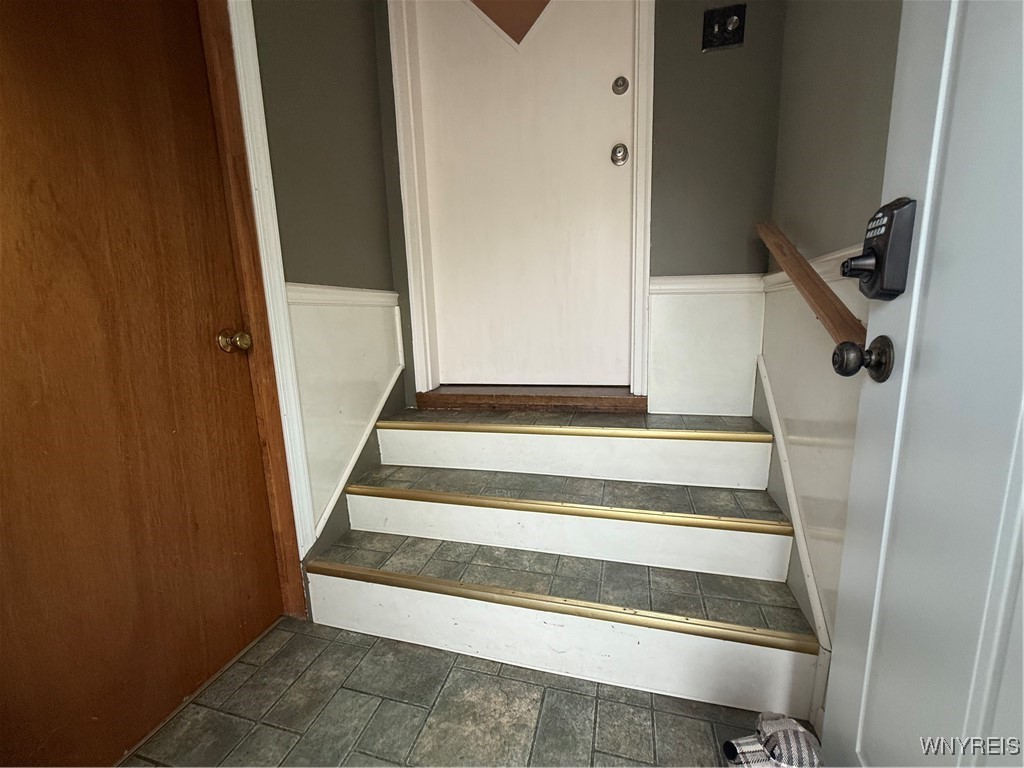 55 Spring Street Lackawanna, NY 14218 - Photo 3 of 45