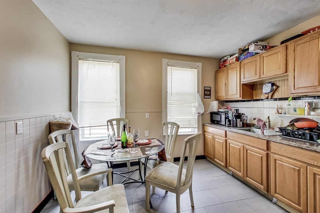 24 Ridgewood Street Boston, MA 02122 - Photo 18 of 27 Gallery Image 18