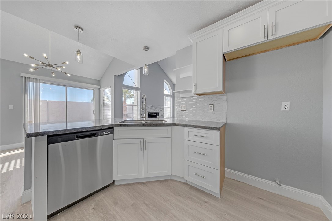 7238 Walnut Ridge Circle Las Vegas, NV 89119 - Photo 6 of 23 Gallery Image 6