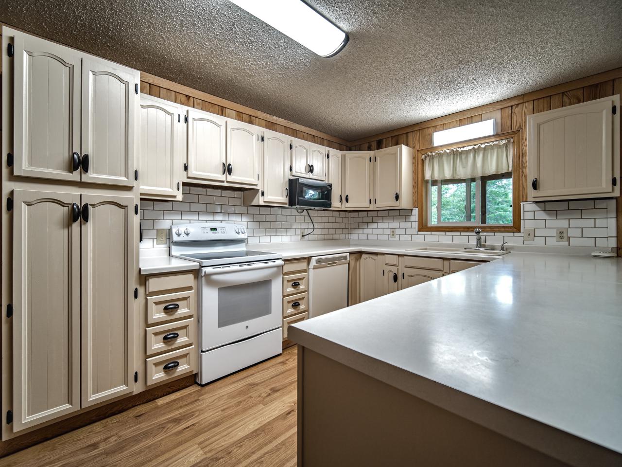 4171 Mallard Lane Rhinelander, WI 54501 - Photo 4 of 37 Gallery Image 4