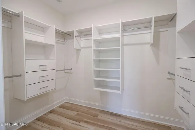 $518,000 | 180 Kahite Greens Place, Vonore, TN 37885