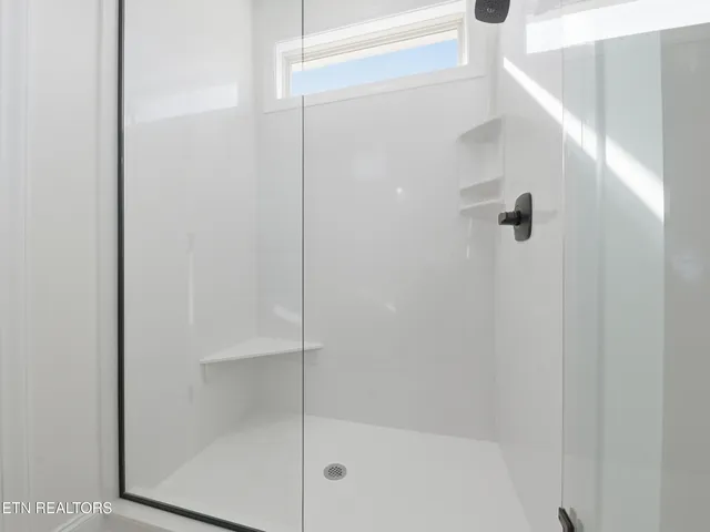 $518,000 | 180 Kahite Greens Place, Vonore, TN 37885