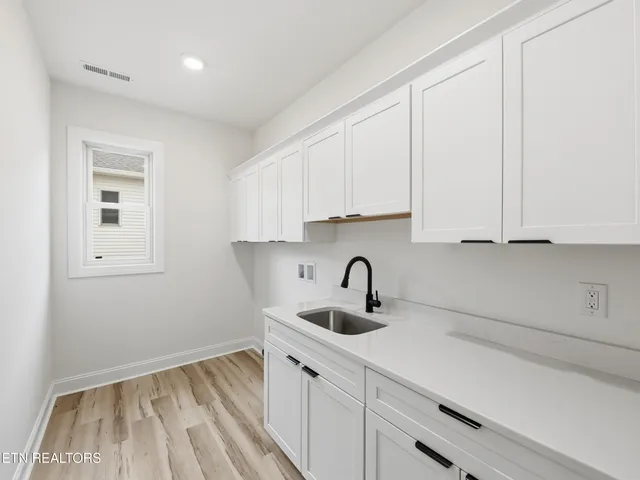 $518,000 | 180 Kahite Greens Place, Vonore, TN 37885