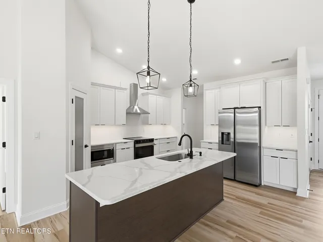 $518,000 | 180 Kahite Greens Place, Vonore, TN 37885