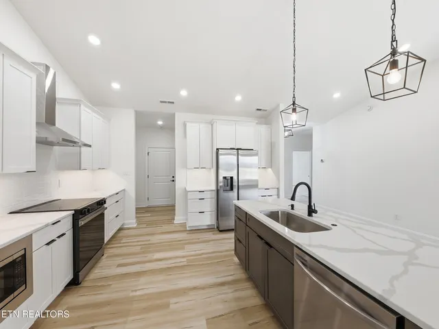 $518,000 | 180 Kahite Greens Place, Vonore, TN 37885