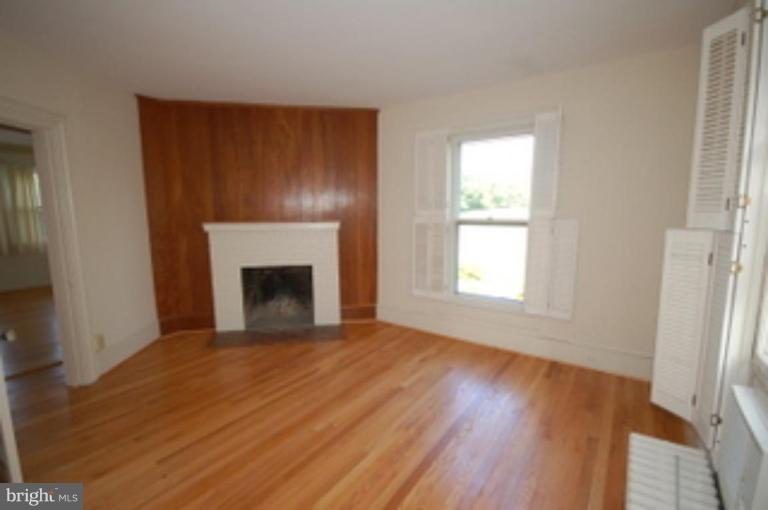 17771 Airmont Road Round Hill, VA 20141 - Photo 14 of 26 Bedroom #3