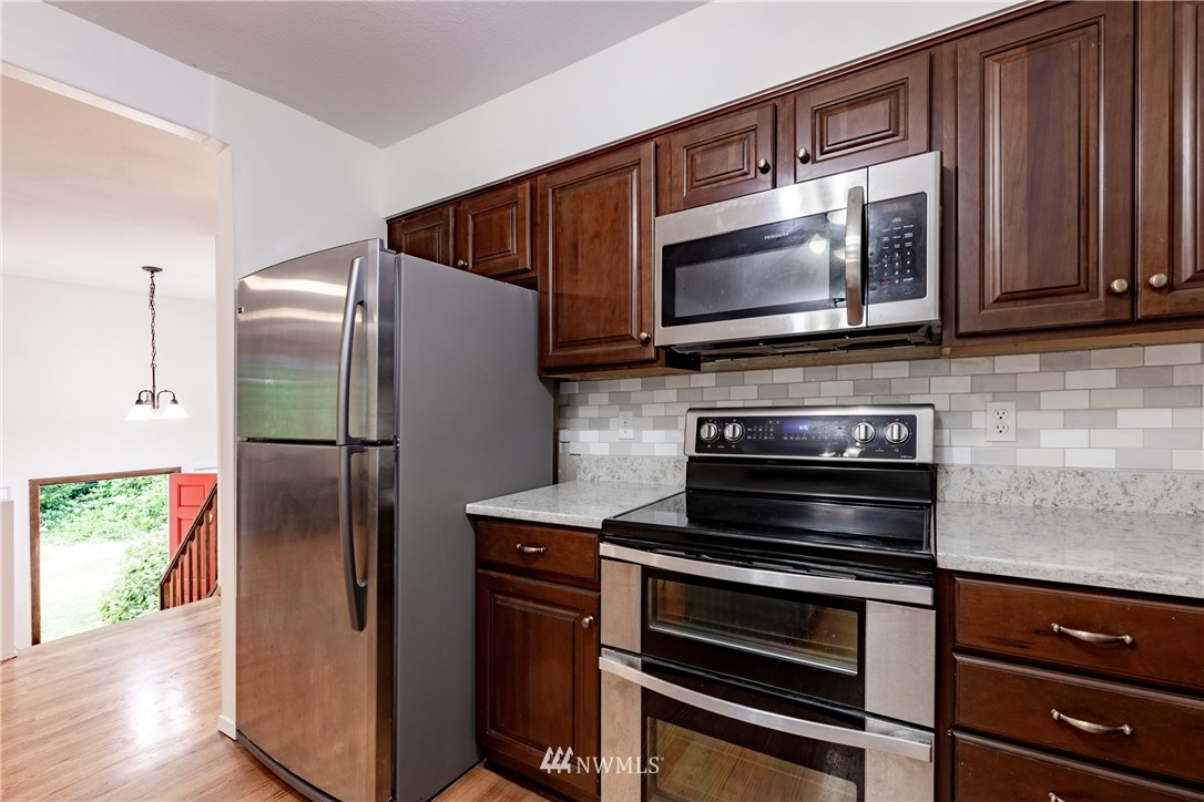 6020 Lemon Road Northeast Olympia, WA 98506 - Photo 11 of 40 Gallery Image 11