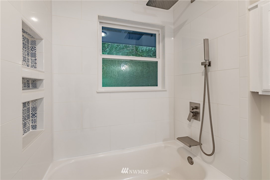 6020 Lemon Road Northeast Olympia, WA 98506 - Photo 15 of 40 Gallery Image 15