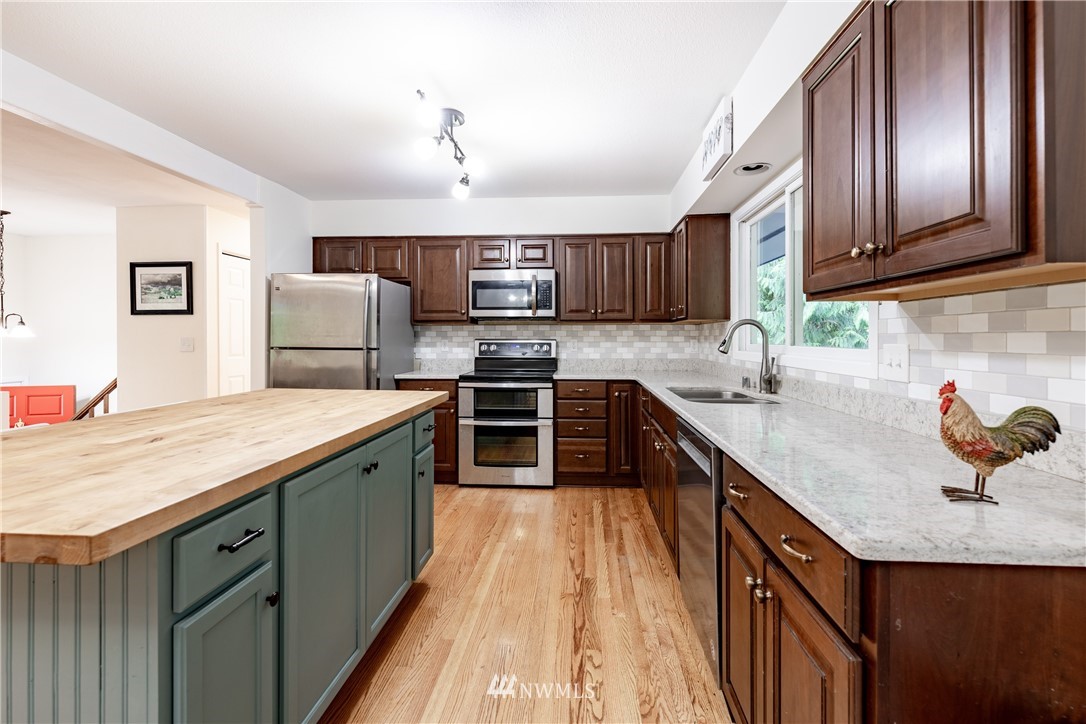 6020 Lemon Road Northeast Olympia, WA 98506 - Photo 10 of 40 Gallery Image 10