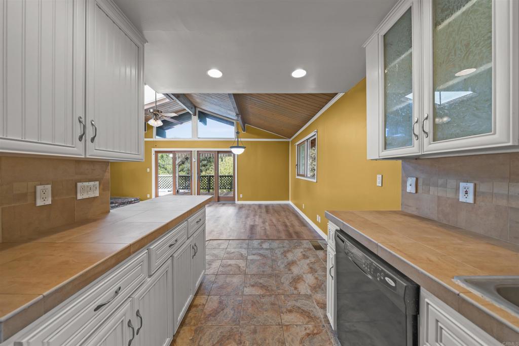 29131 Half Moon Trail Pine Valley, CA 91962 - Photo 20 of 50 a view of kitchen with wooden floor and electronic appliances