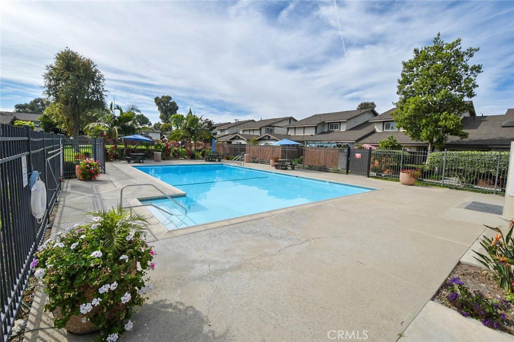 22346 Harbor Ridge Lane, Unit 4 Torrance, CA 90502 - Photo 24 of 34 a view of a terrace with sitting area