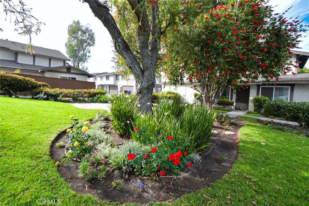 22346 Harbor Ridge Lane, Unit 4 Torrance, CA 90502 - Photo 34 of 34 a view of a garden with large trees