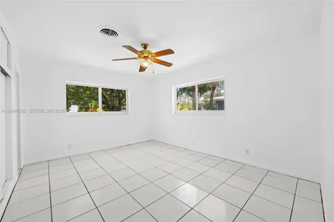$650,000 | 733 North Rainbow Drive, Hollywood, FL 33021