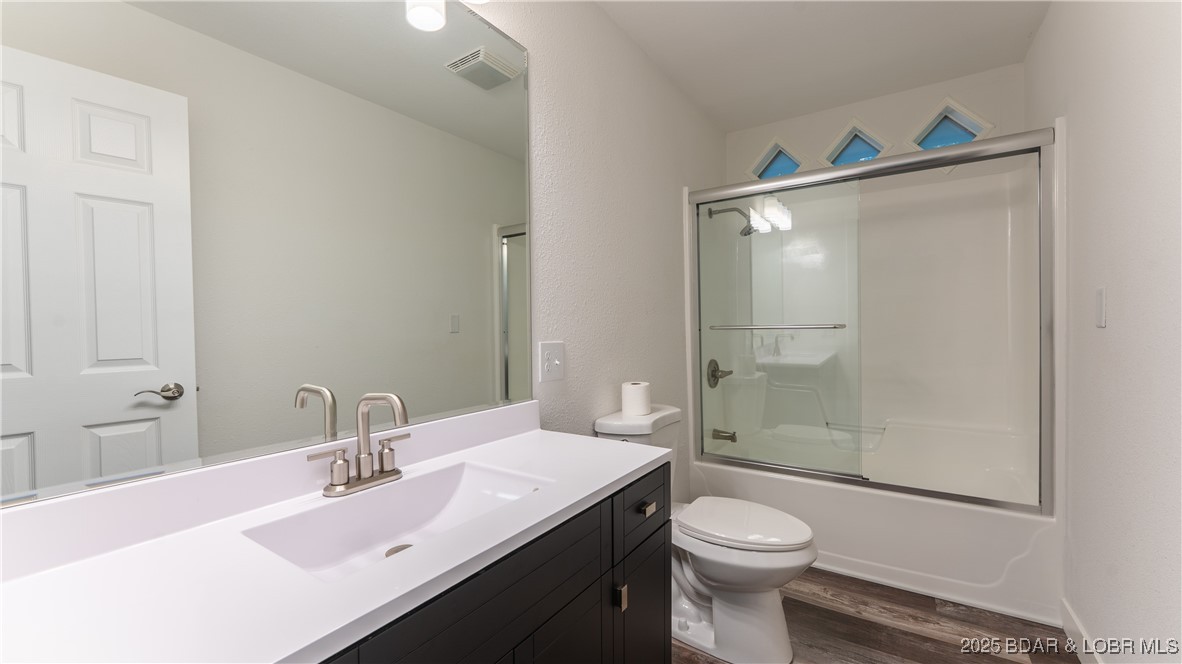 258 State Route West Eldon, MO 65026 - Photo 17 of 47 Full Bathroom (Upstairs)